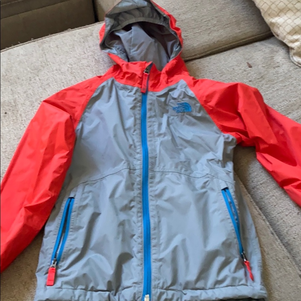 North Face Boys Jacket zipper for fleece liner.
